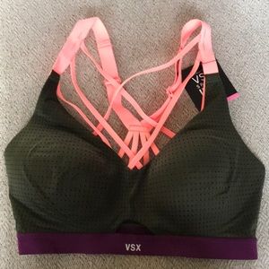 Victoria’s Secret lightweight sports bra